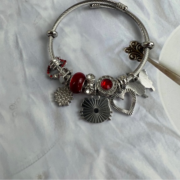 Red Hello Kitty Bracelet cute - Picture 5 of 5